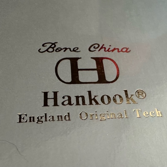 Hancook Fine Bone China w/Korean Writing Asian Triangle Handle Tea Cup Saucers - Picture 4 of 5